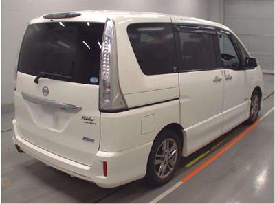 2013 Nissan Serena - Thumbnail