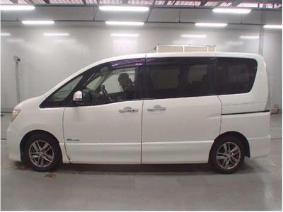 2013 Nissan Serena - Thumbnail