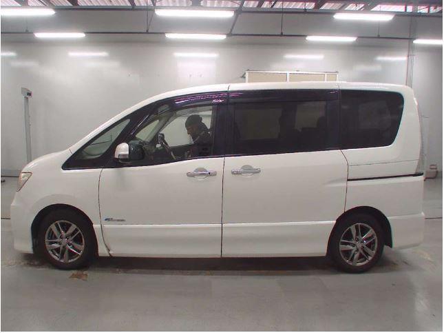 2013 Nissan Serena