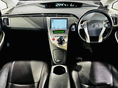 2013 Toyota Prius - Thumbnail