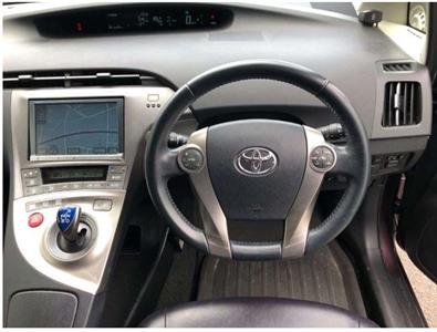 2013 Toyota Prius - Thumbnail