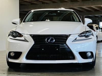 2014 Lexus IS 300h - Thumbnail