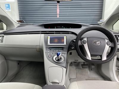 2011 Toyota Prius - Thumbnail