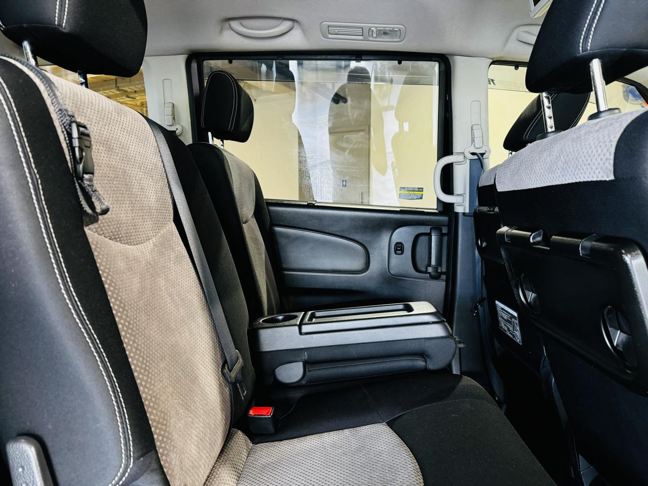 2013 Nissan Serena