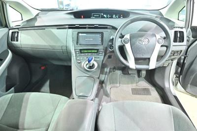 2012 Toyota Prius - Thumbnail