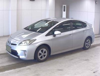 2012 Toyota Prius - Thumbnail