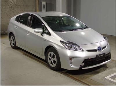 2014 Toyota Prius - Thumbnail