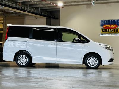 2015 Toyota Noah - Thumbnail