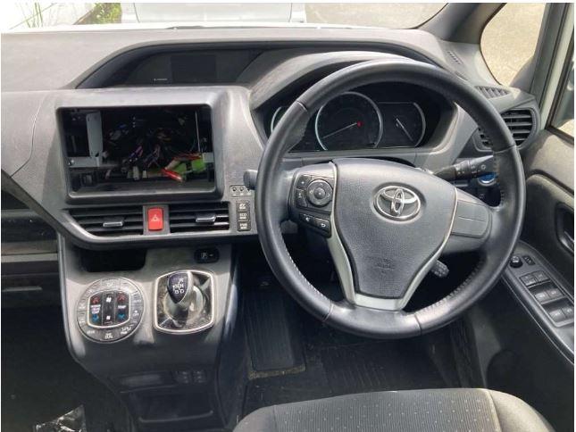 2015 Toyota Noah