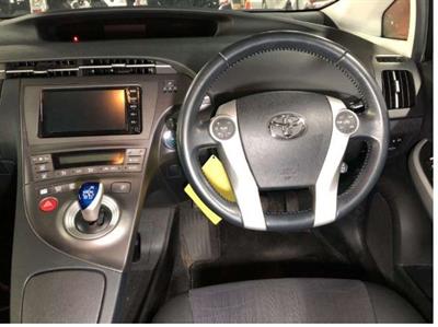 2012 Toyota Prius - Thumbnail