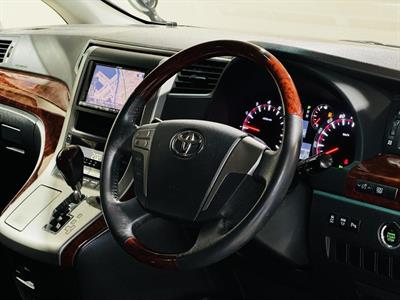 2010 Toyota VELLFIRE - Thumbnail