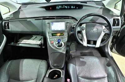 2012 Toyota Prius - Thumbnail