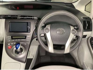 2014 Toyota Prius - Thumbnail