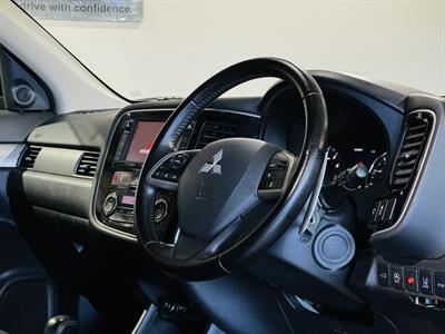 2012 Mitsubishi Outlander - Thumbnail