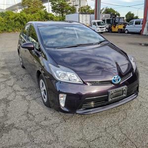 2013 Toyota Prius - Thumbnail