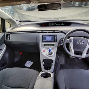 2013 Toyota Prius - Thumbnail