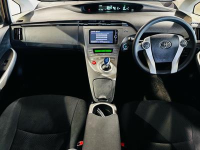 2013 Toyota Prius - Thumbnail