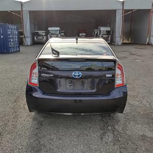 2013 Toyota Prius - Thumbnail