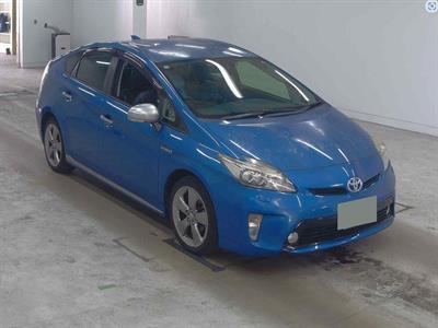 2014 Toyota Prius - Thumbnail