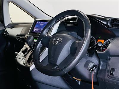 2012 Toyota Wish - Thumbnail