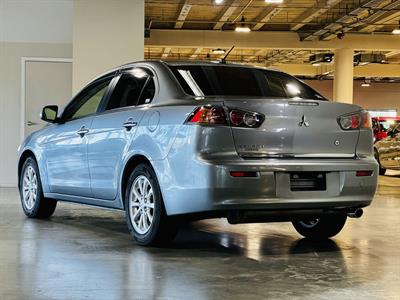 2012 Mitsubishi Galant - Thumbnail