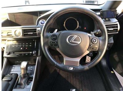 2013 Lexus IS 300h - Thumbnail