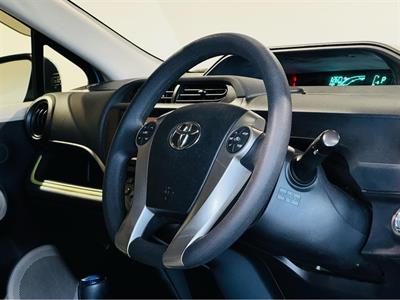 2013 Toyota Aqua - Thumbnail