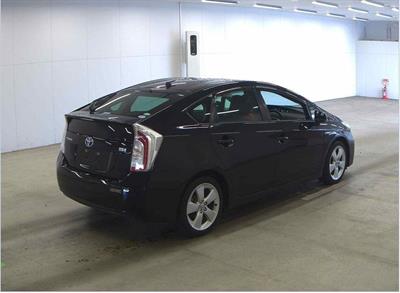 2015 Toyota Prius - Thumbnail