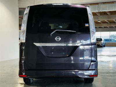 2013 Nissan Serena - Thumbnail