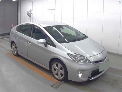 2014 Toyota Prius - Thumbnail