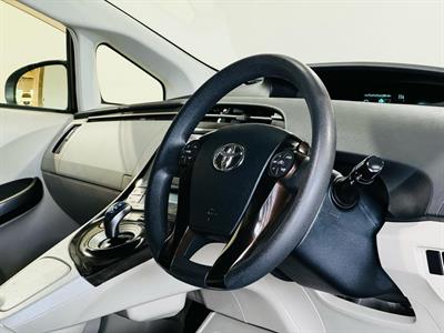 2013 Toyota Prius - Thumbnail