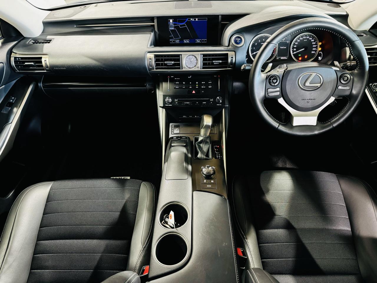 2013 Lexus IS 300h