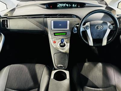 2013 Toyota Prius - Thumbnail