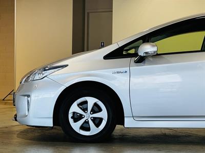 2013 Toyota Prius - Thumbnail