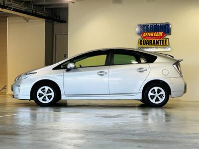 2013 Toyota Prius - Thumbnail