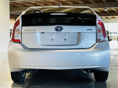 2013 Toyota Prius - Thumbnail