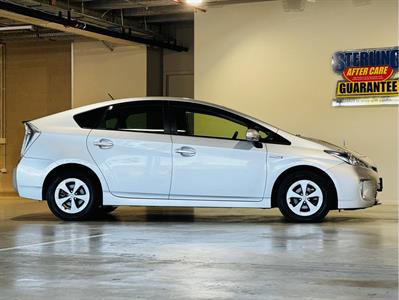 2013 Toyota Prius - Thumbnail