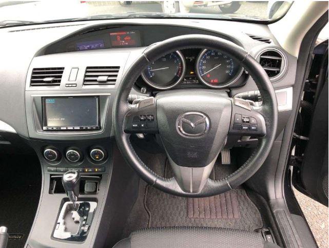 2012 Mazda Axela