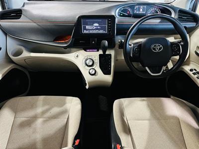 2016 Toyota Sienta - Thumbnail