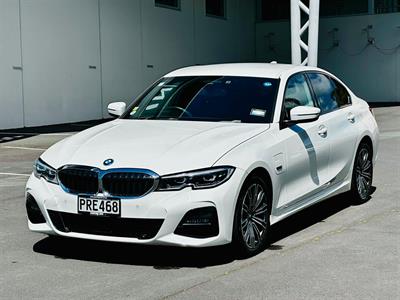 2022 BMW 330e - Thumbnail