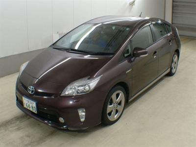 2013 Toyota Prius - Thumbnail