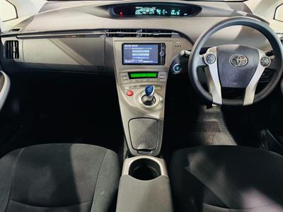 2012 Toyota Prius - Thumbnail