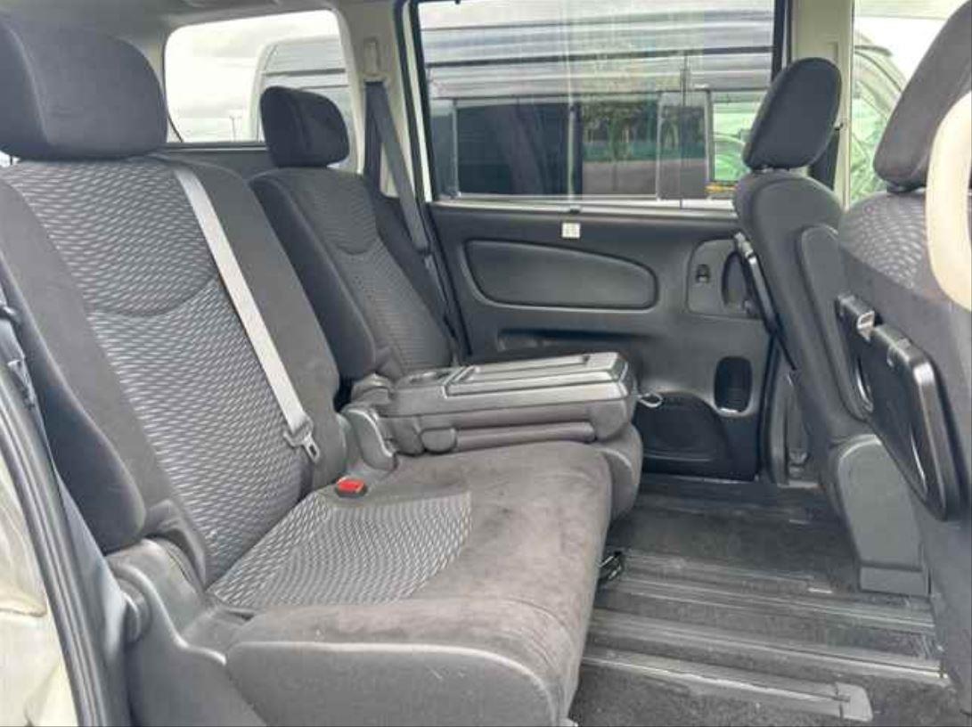 2012 Nissan Serena