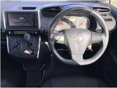 2015 Toyota Wish - Thumbnail