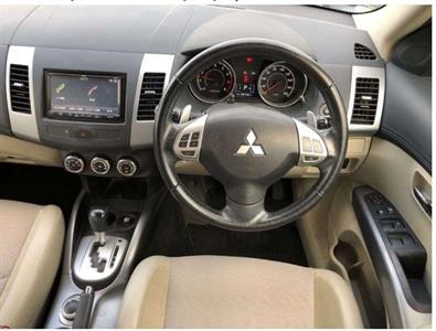 2012 Mitsubishi Outlander - Thumbnail