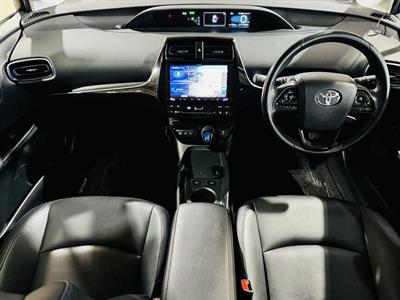 2019 Toyota Prius - Thumbnail