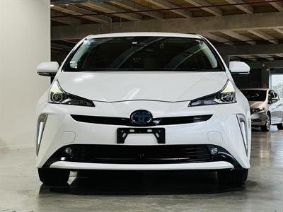 2019 Toyota Prius - Thumbnail