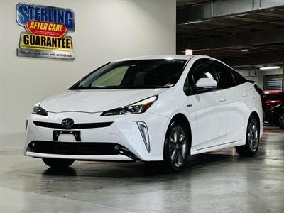 2019 Toyota Prius - Thumbnail