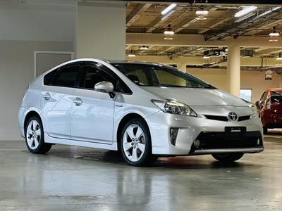 2014 Toyota Prius - Thumbnail