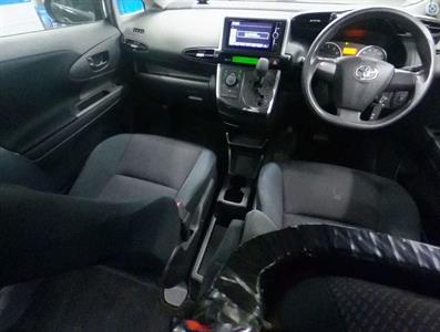 2013 Toyota Wish - Thumbnail